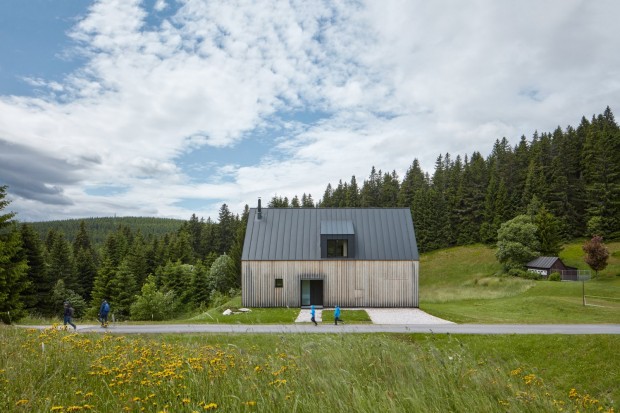 Mar.s Architects' Family House Dolní Malá Úpa Elevates Mountain Living With Tradition