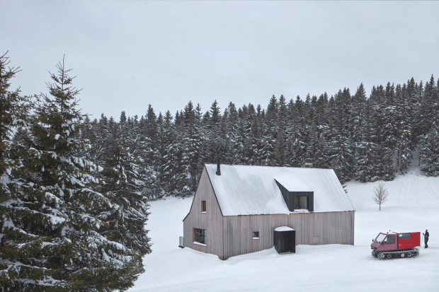 Mar.s Architects' Family House Dolní Malá Úpa Elevates Mountain Living With Tradition