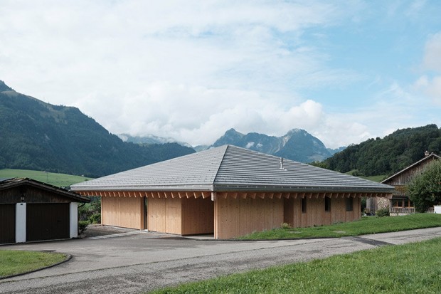 Charly Jolliet's Minimalist Alpine House with a Pyramid Roof Graces the Swiss Landscape
