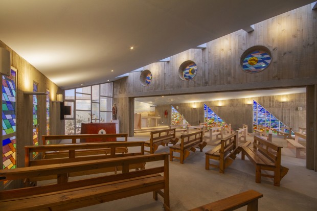A Spectrum of Change in Ecclesiastical Architecture through Contemporary Stained Glass in Modern Church Interiors