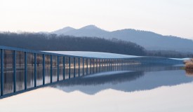 Junya Ishigami's 1 Kilometer-Long Zaishui Art Museum Floats Over a Chinese Lake 