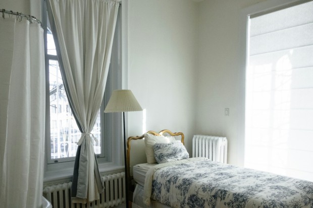 10 Budget-Friendly Tips for Designing a Small Bedroom