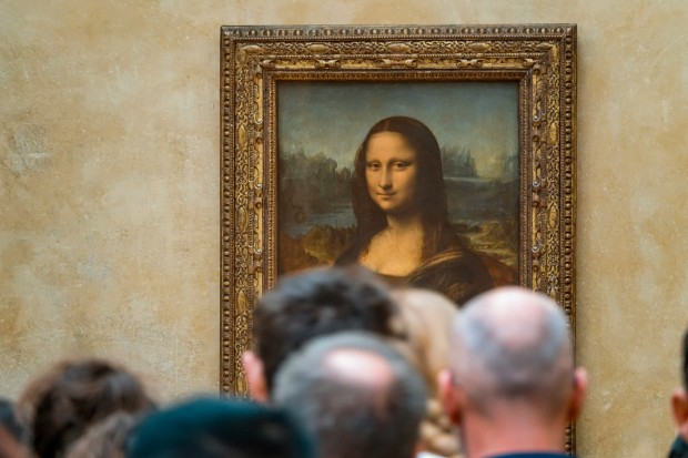 Louvre Considers Underground Relocation for Mona Lisa to Address Viewing Criticism
