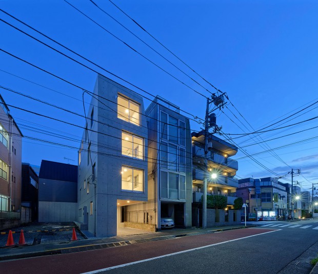 Cuadro Nakano North Showcases Staircase-Linked Layered Housing in Tokyo