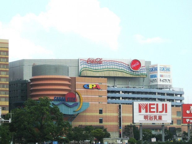 Japan's Multi-Function Mall ‘Canal City Hakata’ with Hanging Gardens, Cooling Pools and Vibrant Retail Experience