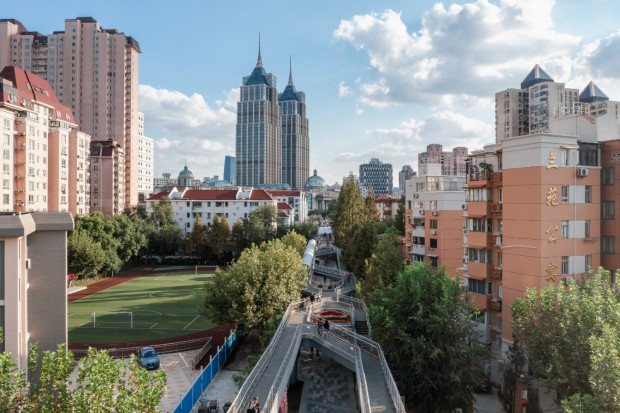 Atelier Liu Yuyang Architects Revitalizes Former Shanghai Rail Line into Vine-Like Walking Belt Community Park