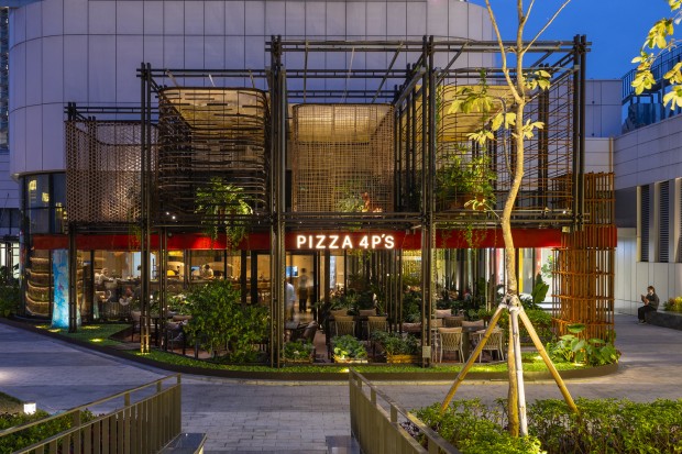 ODDO Architects Transforms Pizza 4P's Lotte Mall West Lake into an Urban Gem