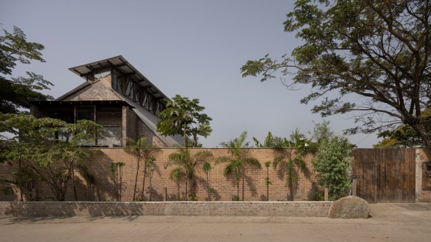 Kiron Cheerla Architecture's Pott House Illuminates Hyderabad with Lantern-Like Roof