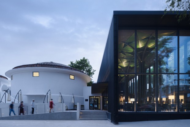 Grand Granary Bookstore Transforms Grain Silos into Modern Cultural Hub in Rural China