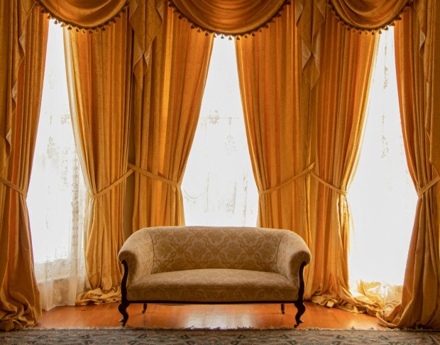 Top 10 Expert Tips for Perfectly Choosing Curtains and Drapes