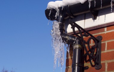 Safely Thawing Frozen Pipes: A Step-by-Step Guide  Keywords: Thawing, Frozen Pipes, Guide 