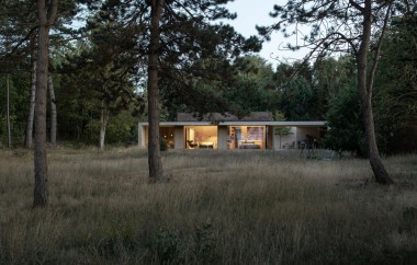 Vollerup Atrium House: A Monolithic Marvel Where Coastal Serenity Meets Timeless Architecture