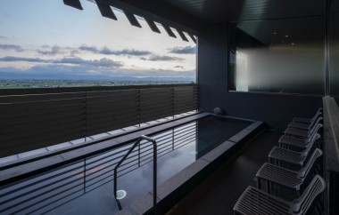 Kengo Kuma's Kitoushi no Mori Kitoron, A Hokkaido Hot Spring Resort Wrapped in Locally Sourced Larch Wood