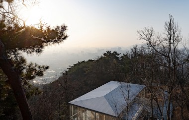 Inwang Guard Post Forest Retreat Bridging History And Modernity Through Architectural Paradox