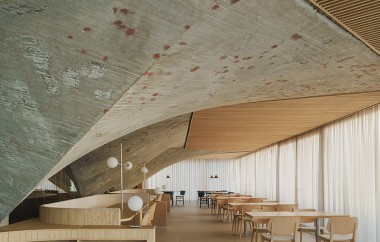 Zooco Transforms 1970s Concrete Marvel Into 'Brutalism Over the Sea' Spanish Restaurant