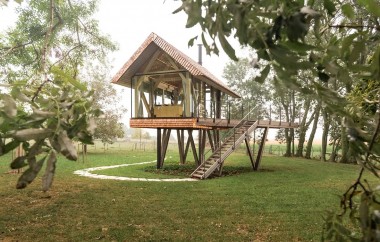 Architect Jan Tyrpekl's Elevated Zen House on Stilts, A Serene Retreat in Eastern Austria