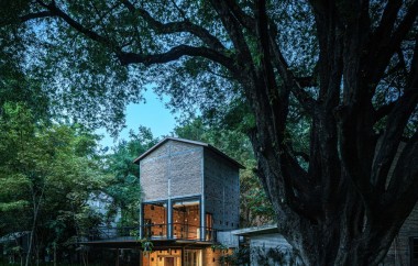 Kaomai Tea Barn By PAVA Architects Restores its Historic Features in a Former Plant Estate