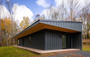  Livingston Manor House Design Showcases Triangulated Cantilevered Roofline for Visual Elegance