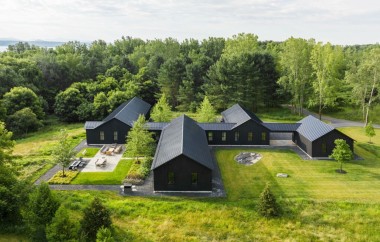 Homestead by Birdseye Architects Presents Sustainable Luxury and Serenity Amidst Vermont's Tranquil Landscape