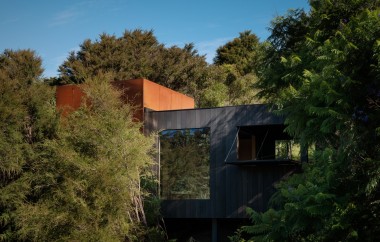 The Cabin by Johnstone Callaghan Architects Presents a Tranquil Retreat in New Zealand's Wilderness