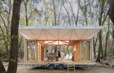 IAAC Students Pioneers Eco-Friendly Living with the MO.CA Mobile House
