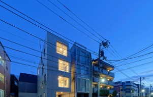 Cuadro Nakano North Showcases Staircase-Linked Layered Housing in Tokyo