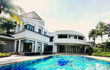 Lim Oon Kuin, Former Oil Tycoon, Lists $32 Million Singapore Mansion During Legal Troubles