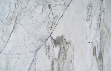 5 Creative Ways to Style Marble Wallpaper for Timeless Elegance