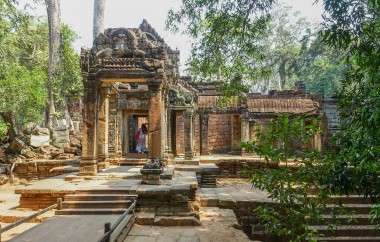 Cambodia Celebrates the Metropolitan Museum of Art’s Repatriation of 14 Ancient Statues Looted During Past Turmoil